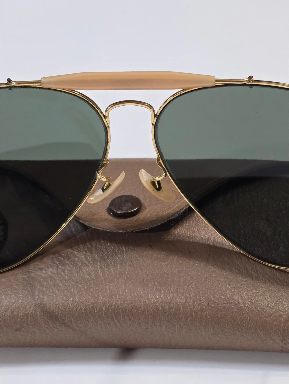 Vintage 60s Ray-Ban Men’s Gold Aviator Sunglasses 62[]14